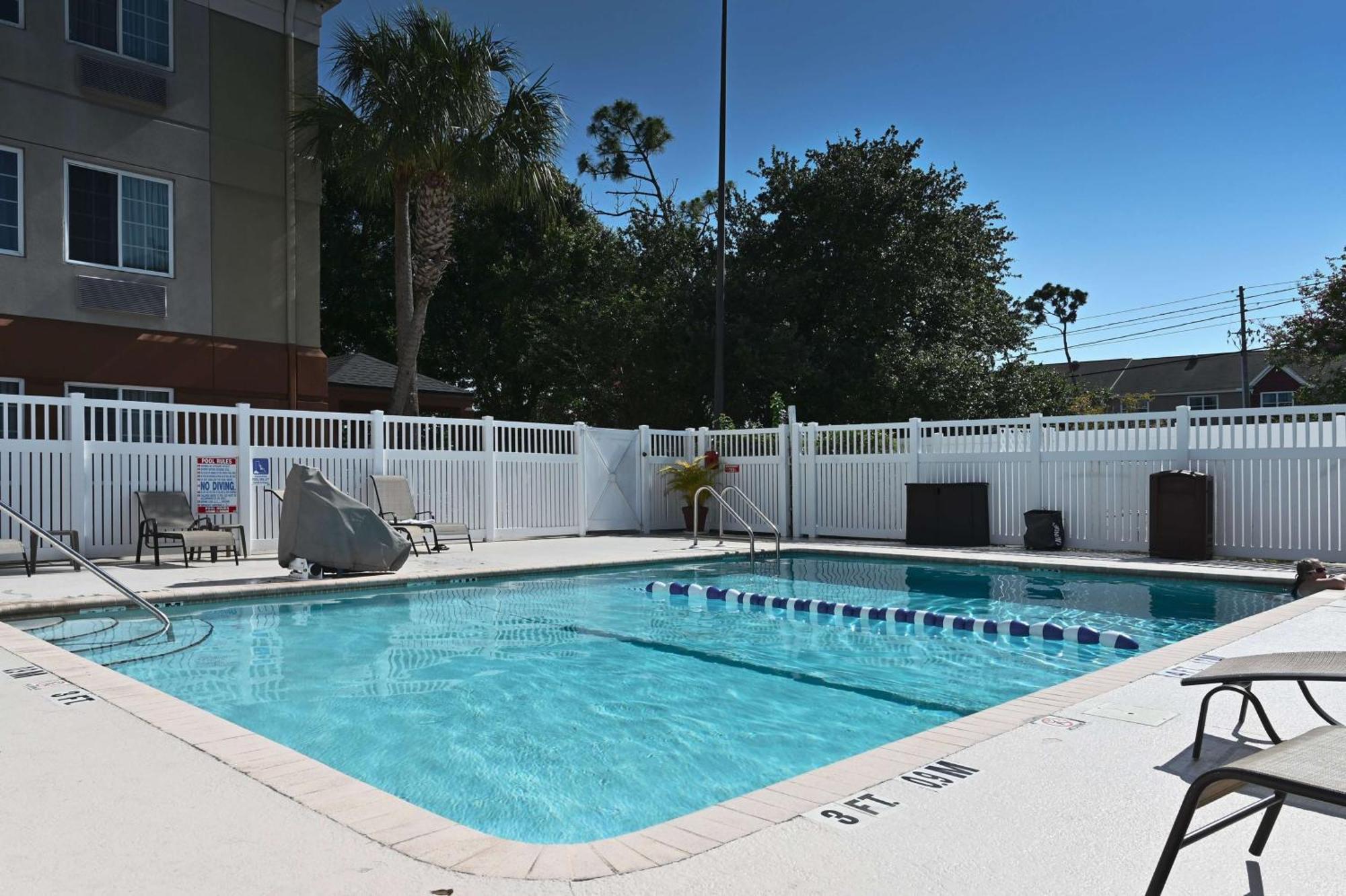 Sonesta Simply Suites Clearwater Exterior foto